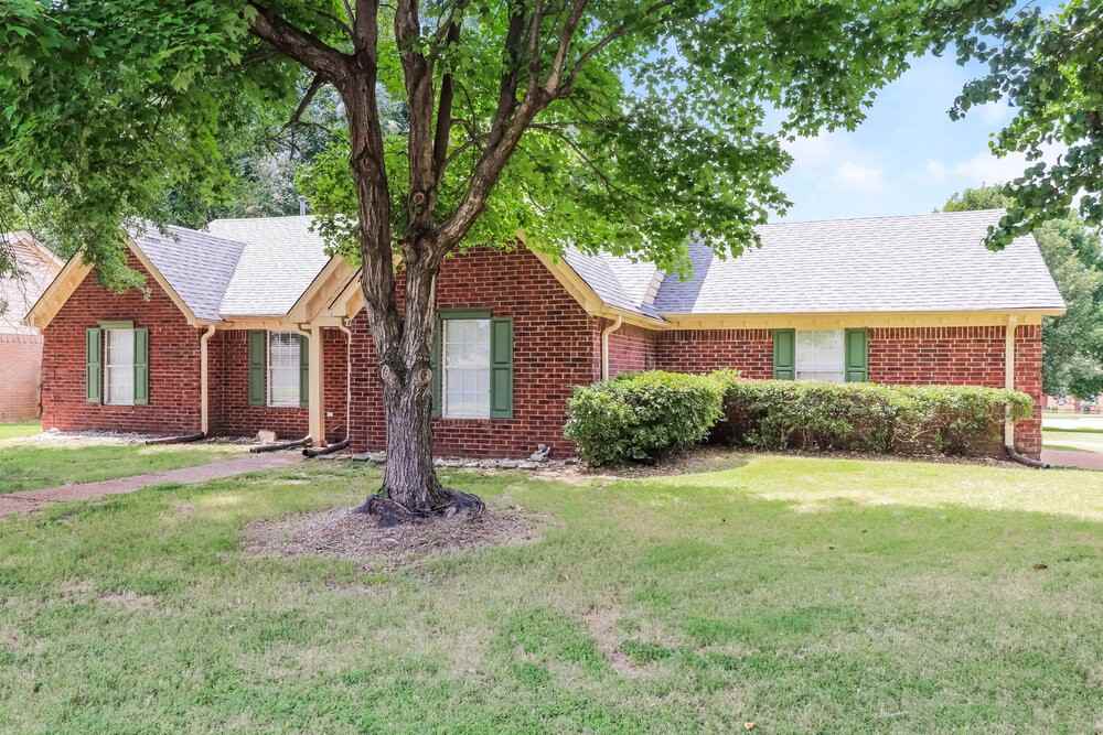 3481 Earlynn Dr - Photo 3 of 16
