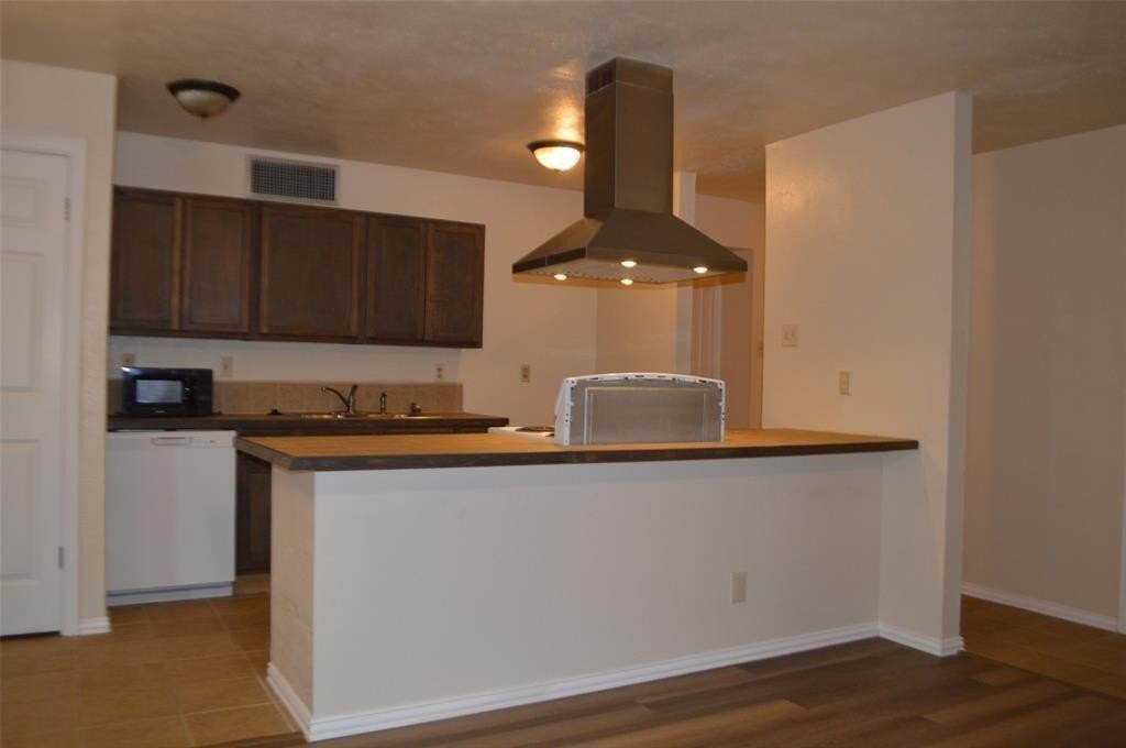 5329 Strickland Ave - Photo 6 of 6