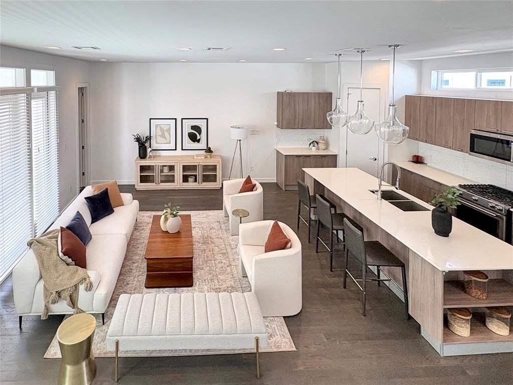 4934 Zuma Ct - Photo 2 of 22