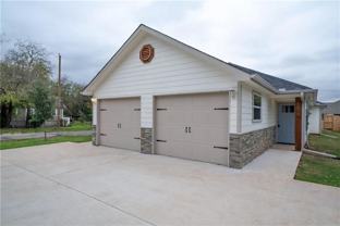 800 N Throckmorton St - Photo 1 of 1