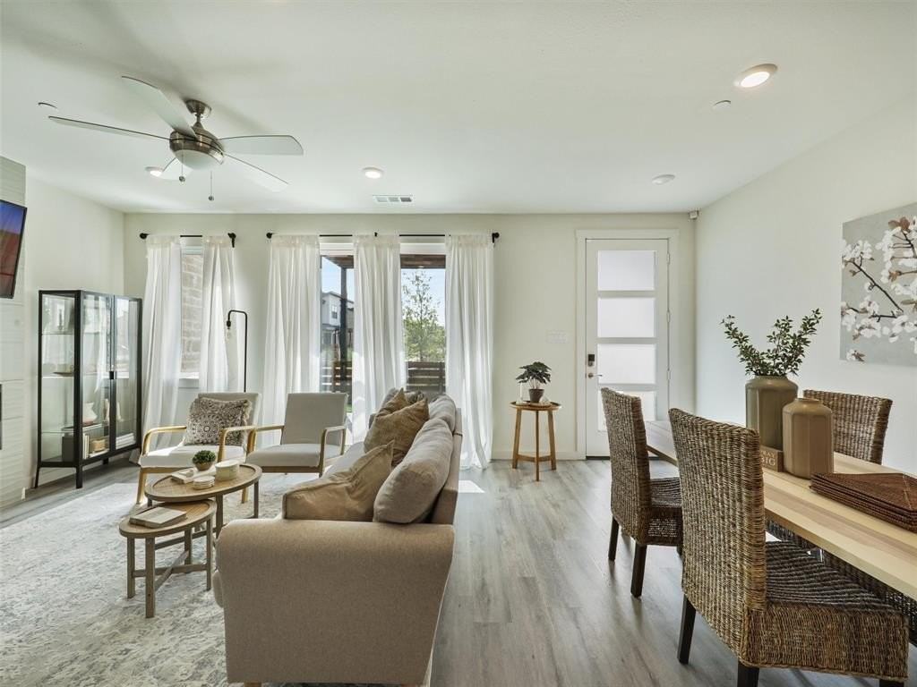 3791 Rosemont Dr - Photo 4 of 40