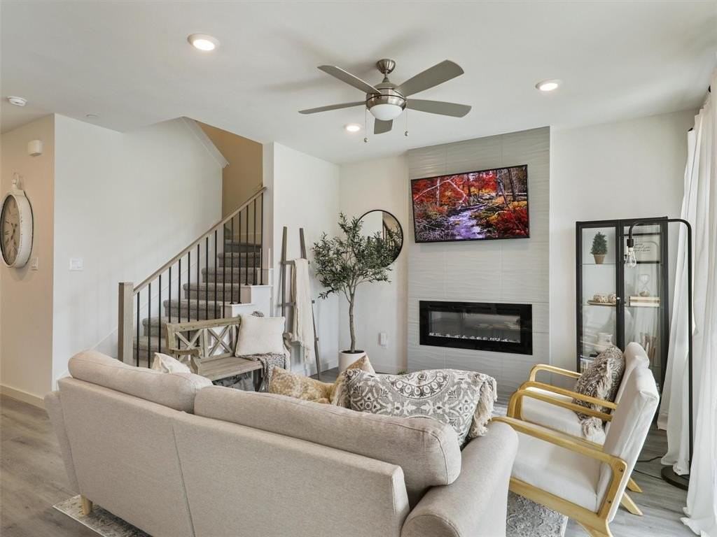 3791 Rosemont Dr - Photo 7 of 40