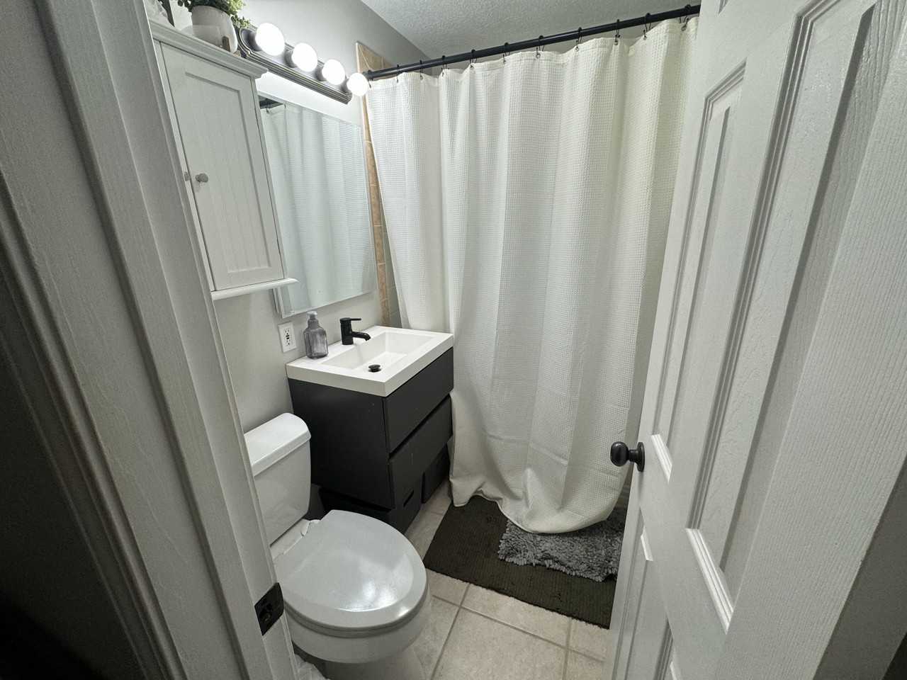 403 Sw 18th St #A - Photo 2 of 12