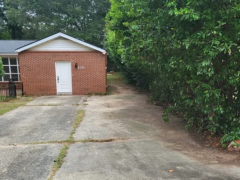 126 Carter Circle #1 - Photo 3 of 39