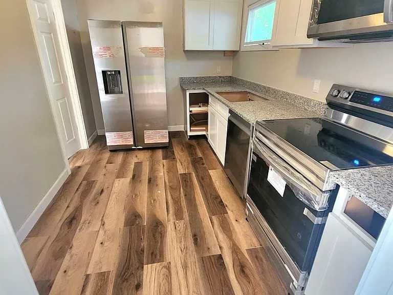 126 Carter Circle #1 - Photo 6 of 39