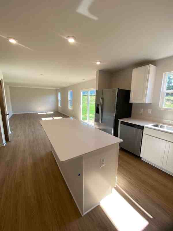 81 Holly Rd - Photo 3 of 10