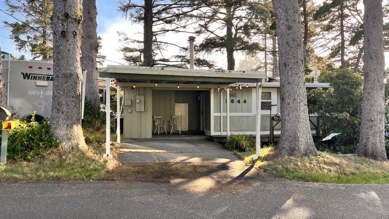 1844 Nw 33rd St - Photo 2 of 15