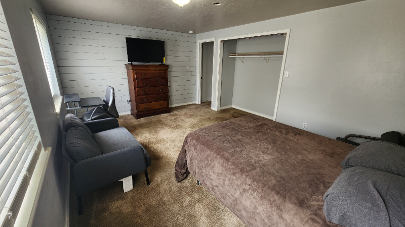 8543 S Poison Oak Dr - Photo 2 of 10