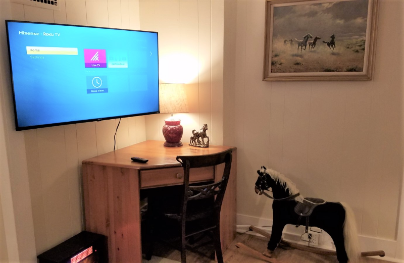 204 E 3rd Ave #4 - Photo 5 of 11