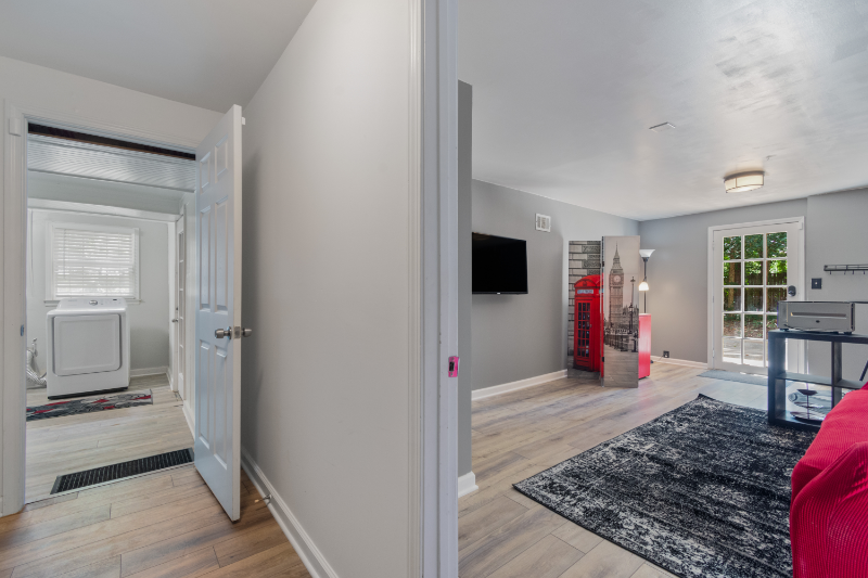 142 Wanda Ave #2 - Photo 6 of 16