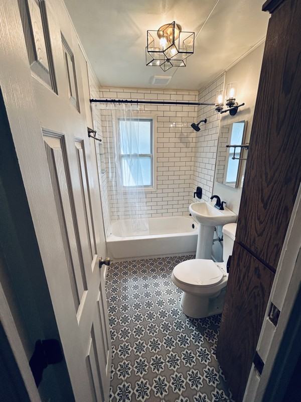 425 S 88th St - Photo 3 of 11