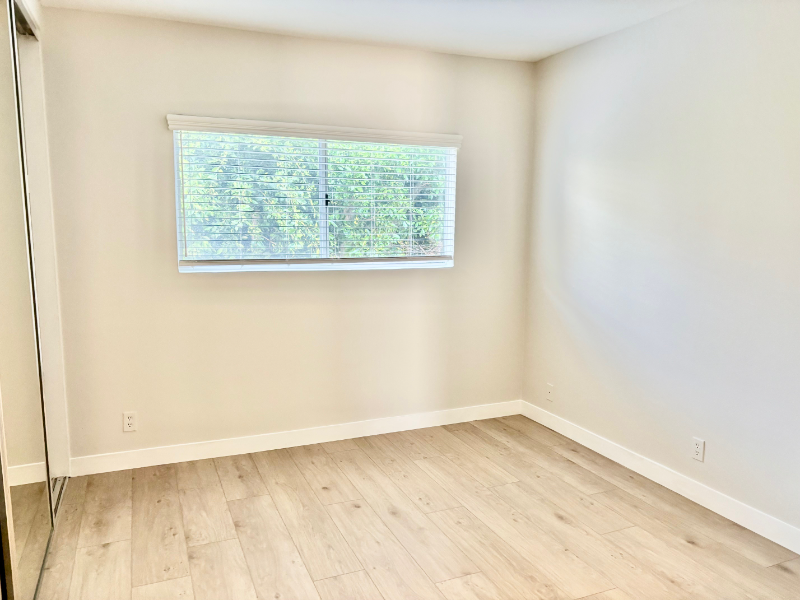 812 Westmount Drive #16 - Photo 3 of 7