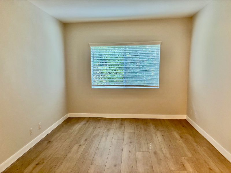 812 Westmount Drive #16 - Photo 4 of 7