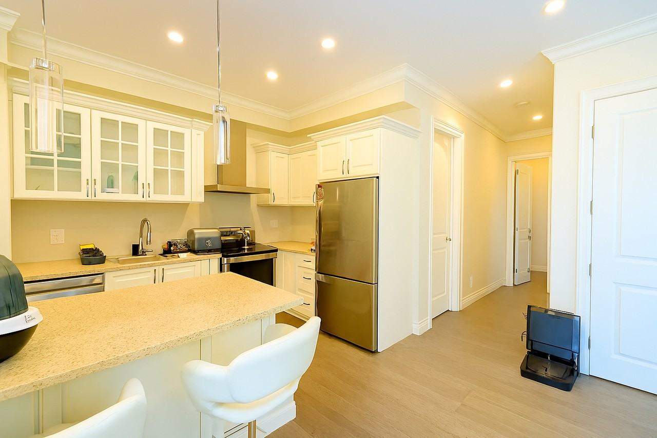 910 Braeside Street #B - Photo 3 of 10