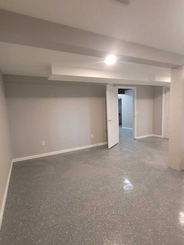 111 E 19th St S #NA - Photo 2 of 9