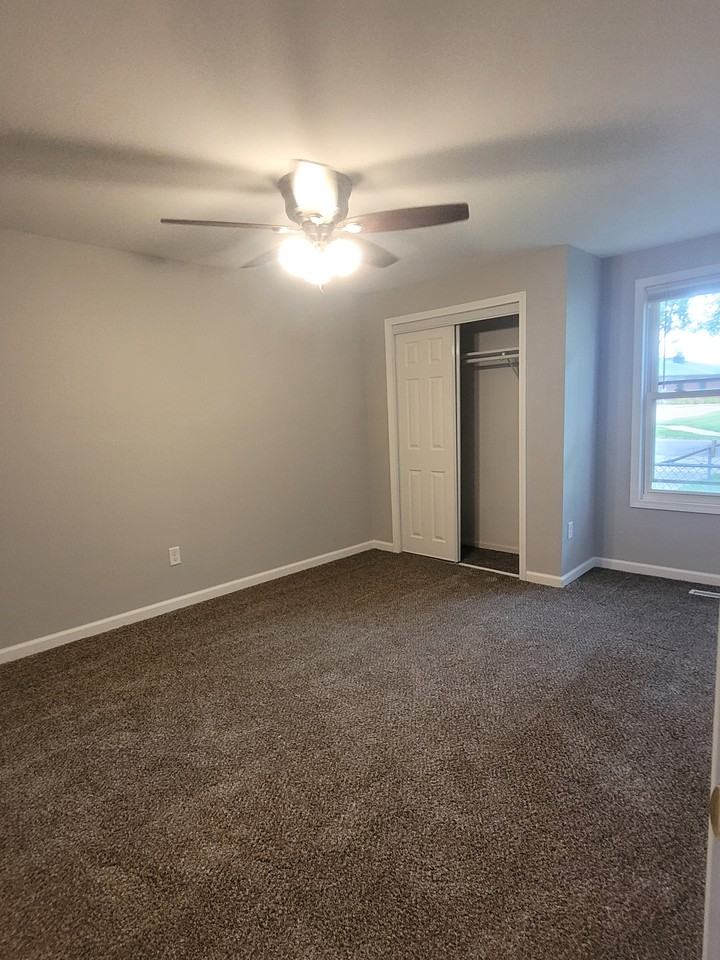 111 E 19th St S #NA - Photo 3 of 9