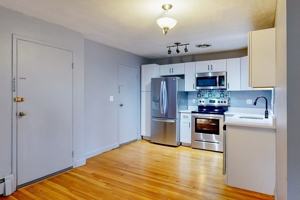 featured image of 1105 Lexington St #7