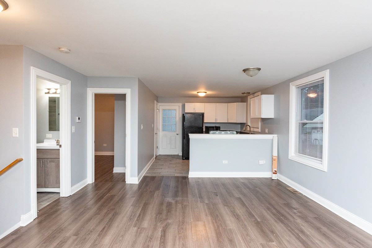 18247 Roy St - Photo 3 of 20