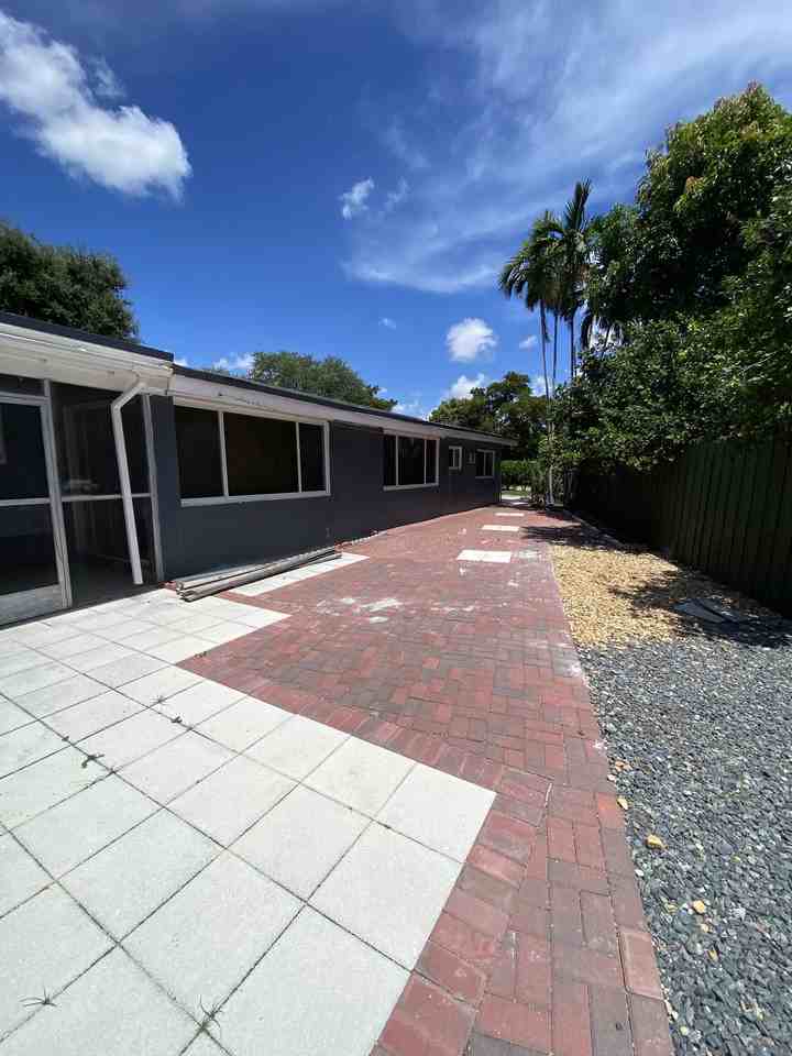 1220 Northeast 152nd Street