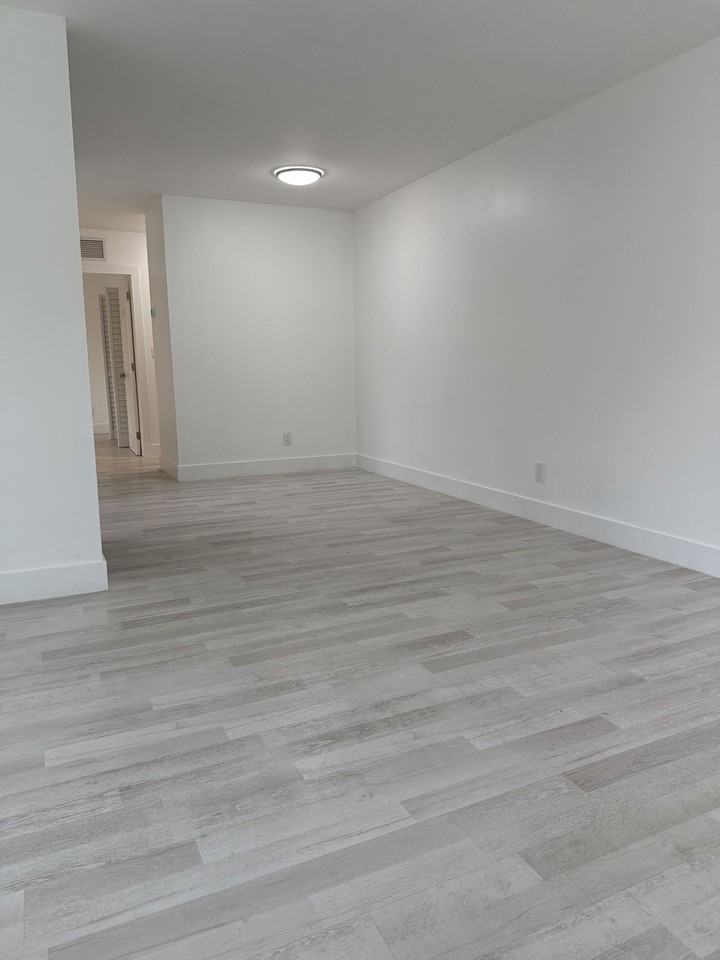 1200 Nw 3rd Ave #A - Photo 4 of 8