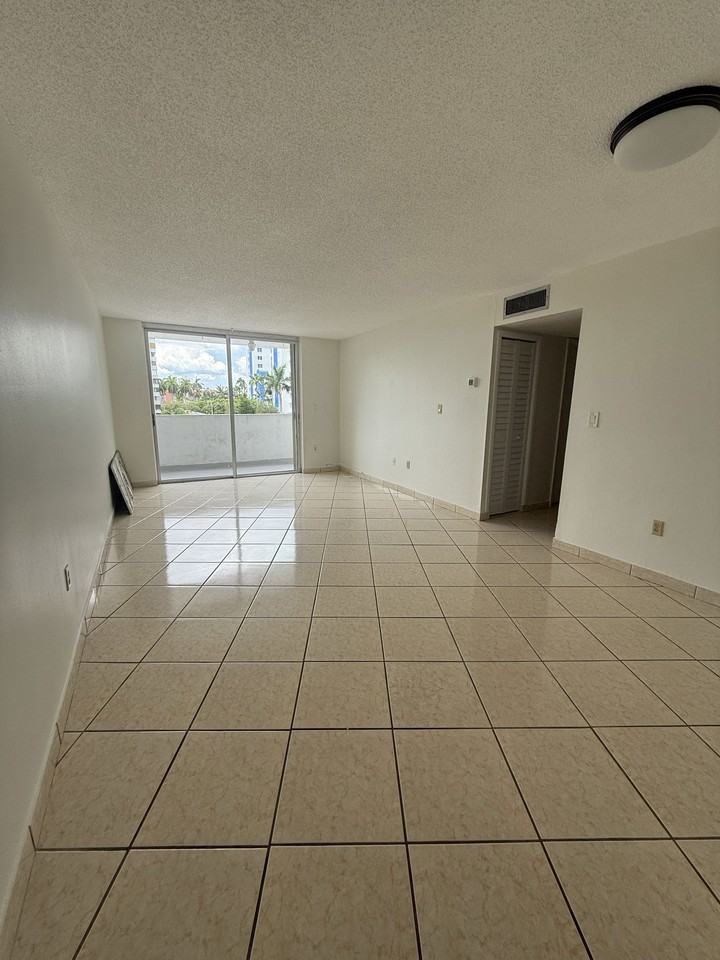 5033 Nw 7th St #410 - Photo 2 of 8