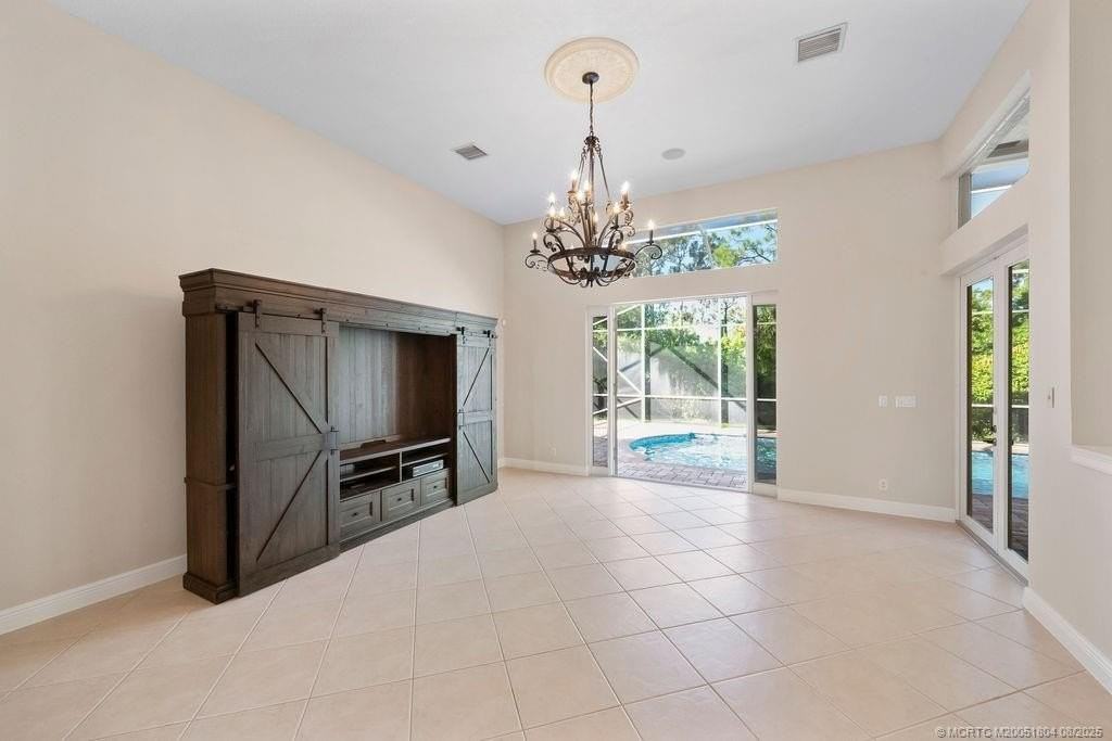 511 Sw Squire Johns Ln - Photo 6 of 28