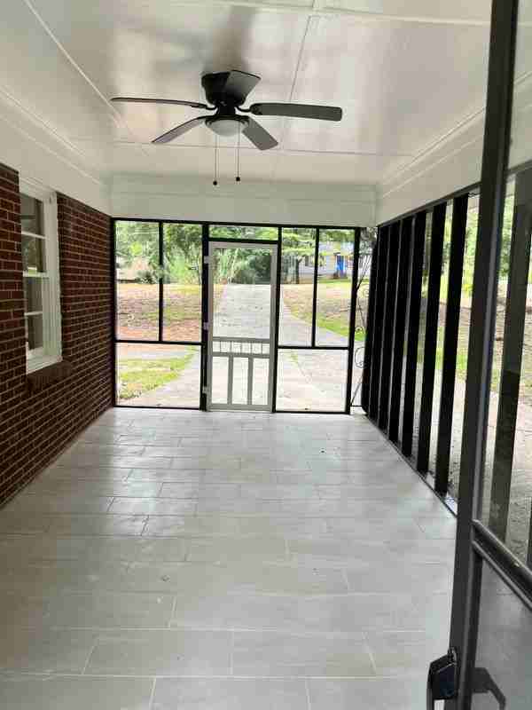 2122 Kimberly Rd Sw - Photo 2 of 10