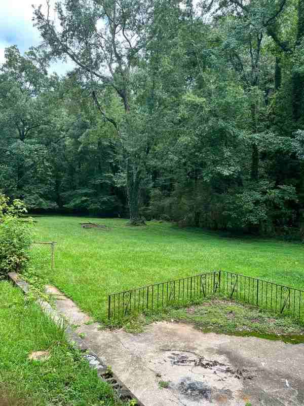 2122 Kimberly Rd Sw - Photo 3 of 10
