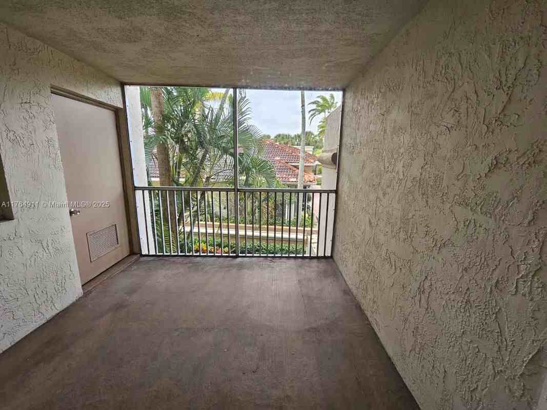 22203 Glenmoor Dr - Photo 7 of 9