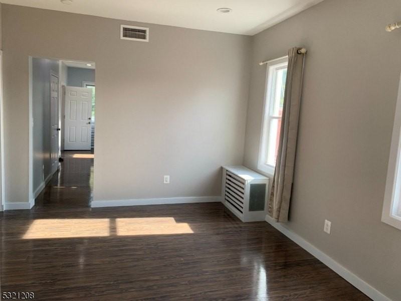 214 21st St - Photo 4 of 10