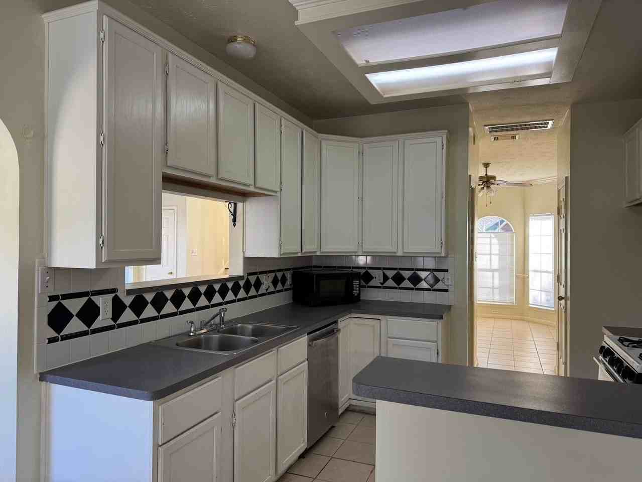 19214 Carpet Bagger Dr - Photo 5 of 21