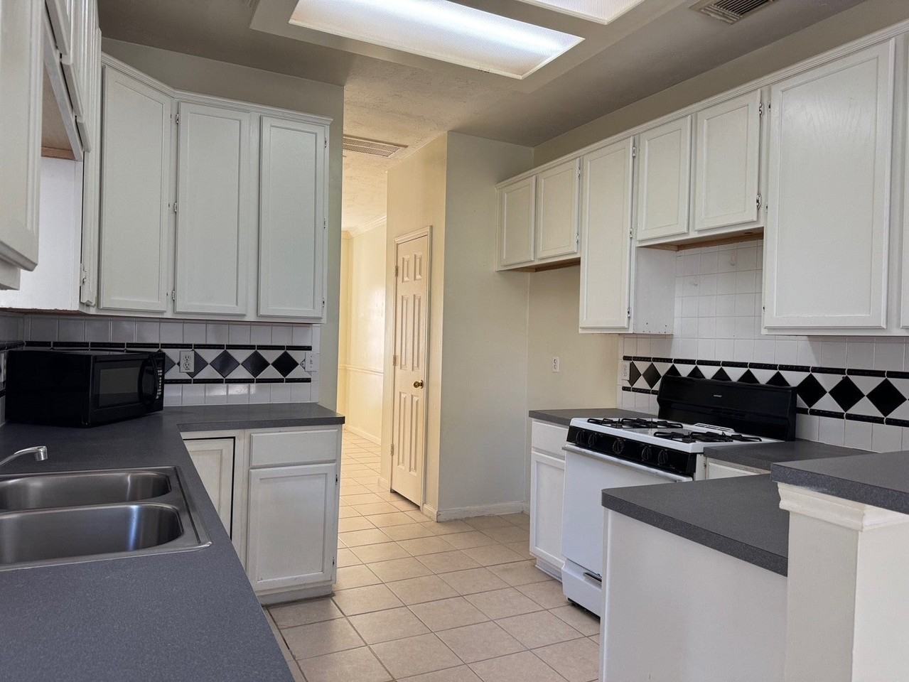 19214 Carpet Bagger Dr - Photo 6 of 21