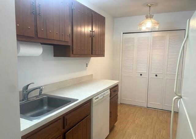 140 Amberly Dr - Photo 3 of 19