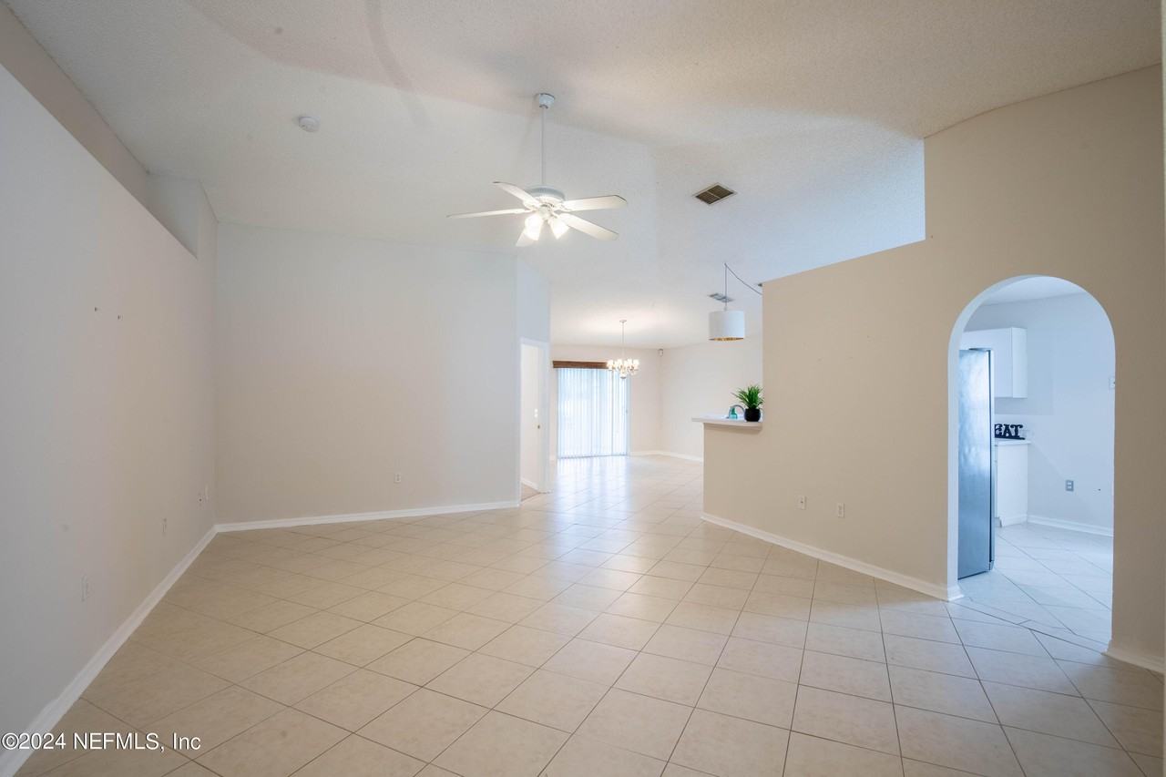 3158 Ash Harbor Dr E - Photo 4 of 49