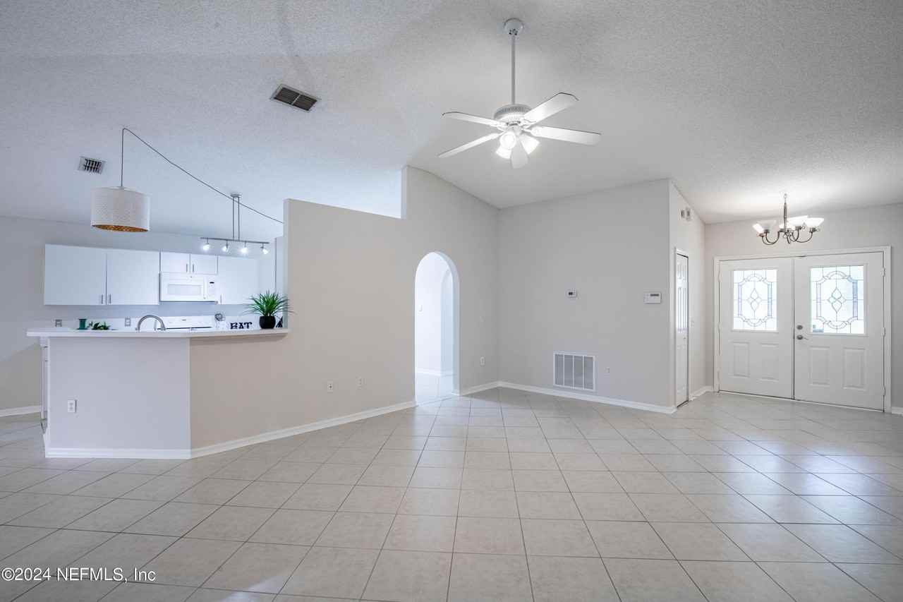 3158 Ash Harbor Dr E - Photo 5 of 49