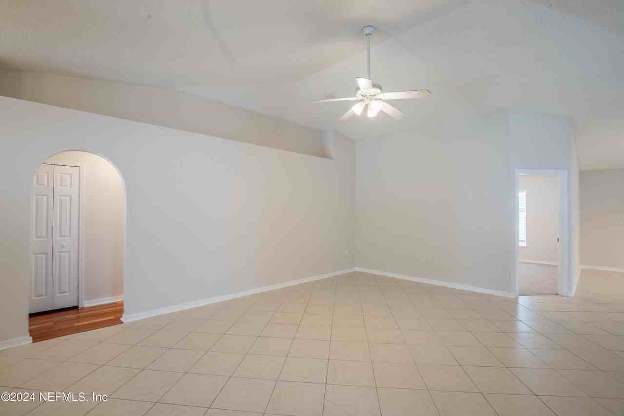 3158 Ash Harbor Dr E - Photo 7 of 49