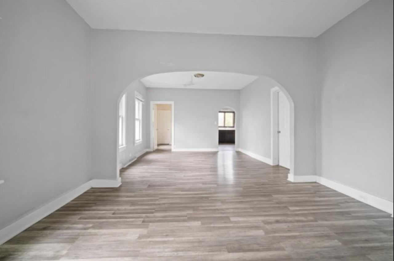 803 W Grove St - Photo 2 of 6