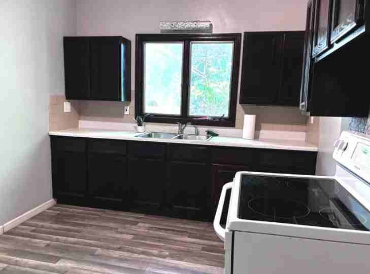 803 W Grove St - Photo 5 of 6