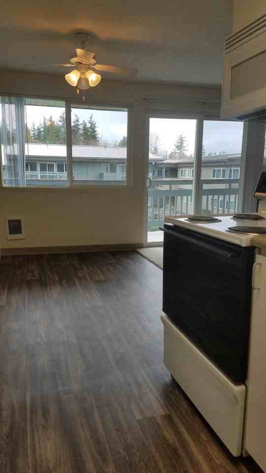 COURTYARD APTS-MUKILTEO - Photo 2 of 4