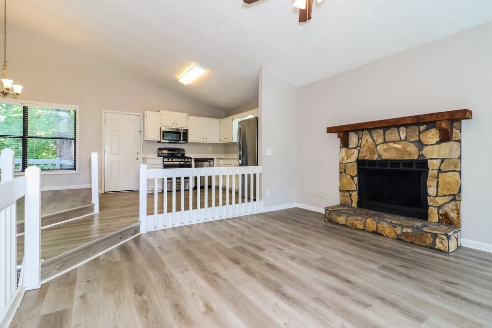 3684 Linwood Way - Photo 5 of 17