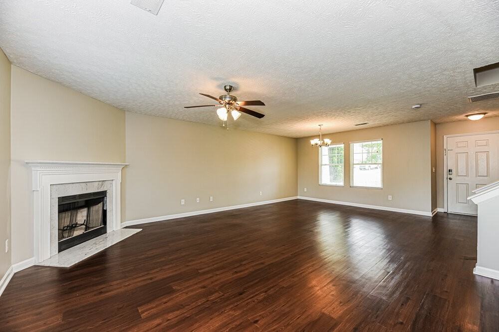 5012 Millpond Ct - Photo 4 of 17