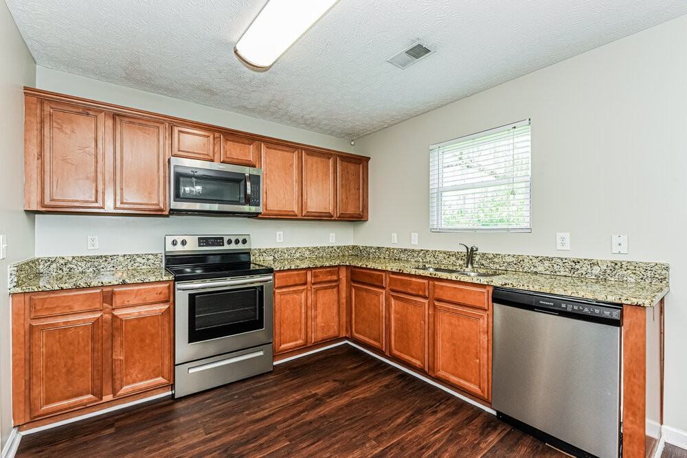 5012 Millpond Ct - Photo 7 of 17