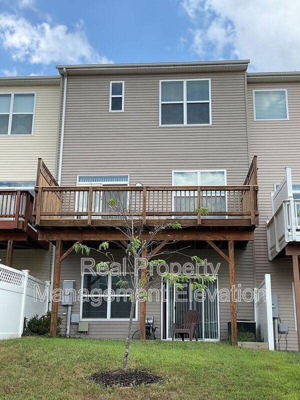 111 Kingsley Dr - Photo 2 of 14