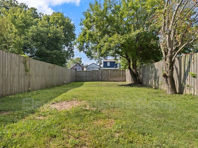 912 E Muhammad Ali Blvd - Photo 2 of 12