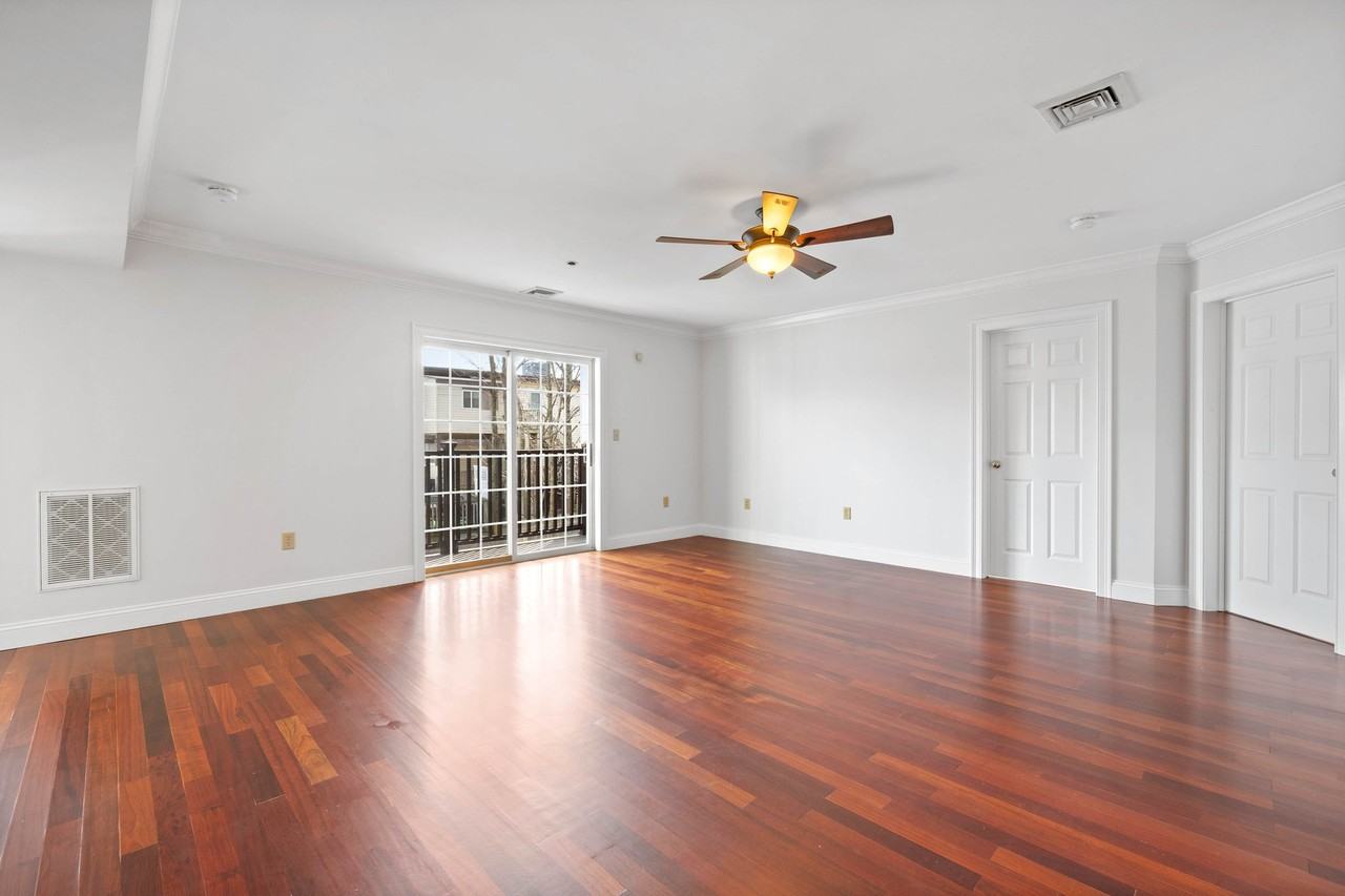 39 Fenton St #7 - Photo 2 of 25