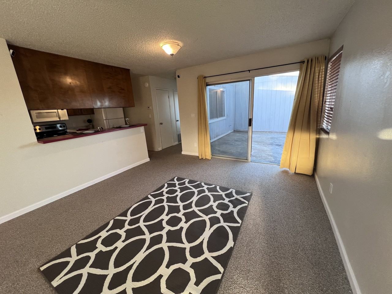 2134 Union Avenue - Photo 2 of 22