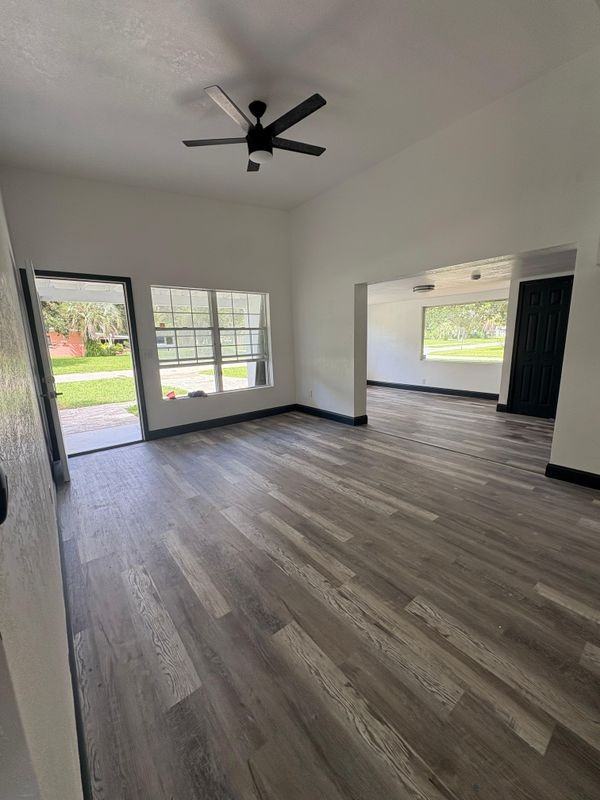 5356 Keystone Dr N - Photo 2 of 15