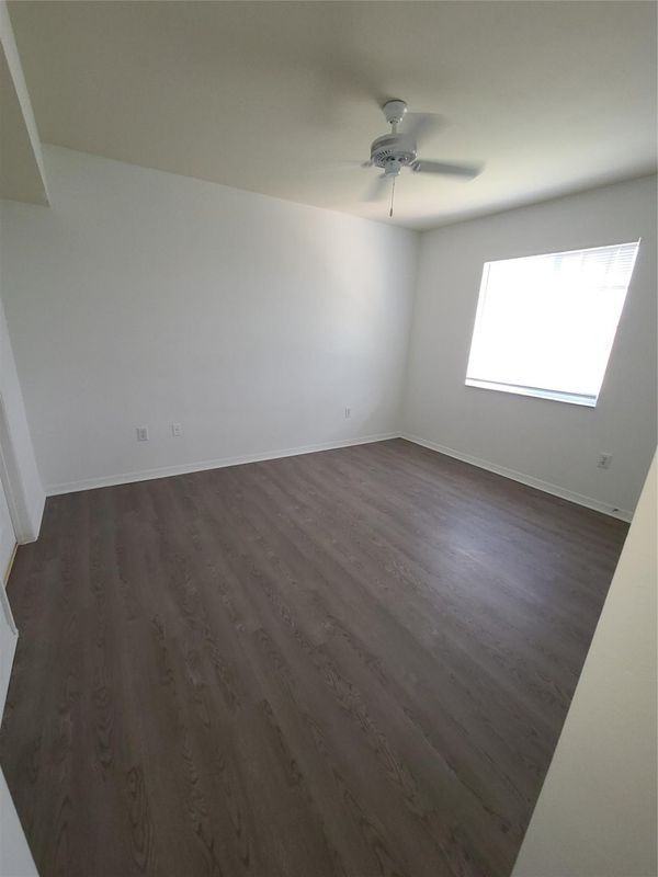 6529 Emerald Dunes Dr ##319 - Photo 7 of 10