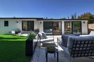 featured image of 15431 Milbank St