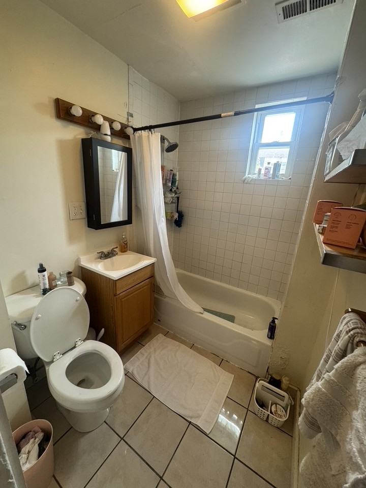 230 Roxbury St #4 - Photo 7 of 7